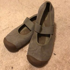 Brown flats with strap